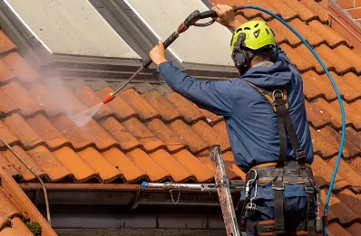 Démoussage et hydrofuge de toiture à Belberaud